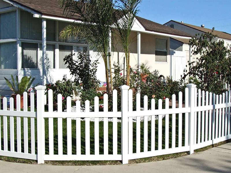 Bring Traditional Feel to Your Beloved Home with DuraGrain Fencing