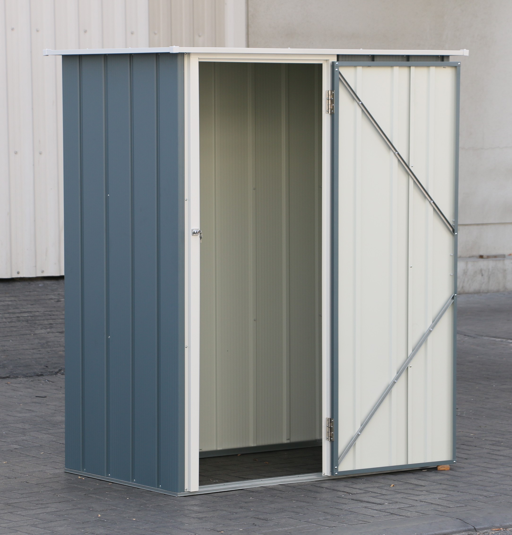 DuraMax Easy-Store 5x3 metal storage shed exterior view